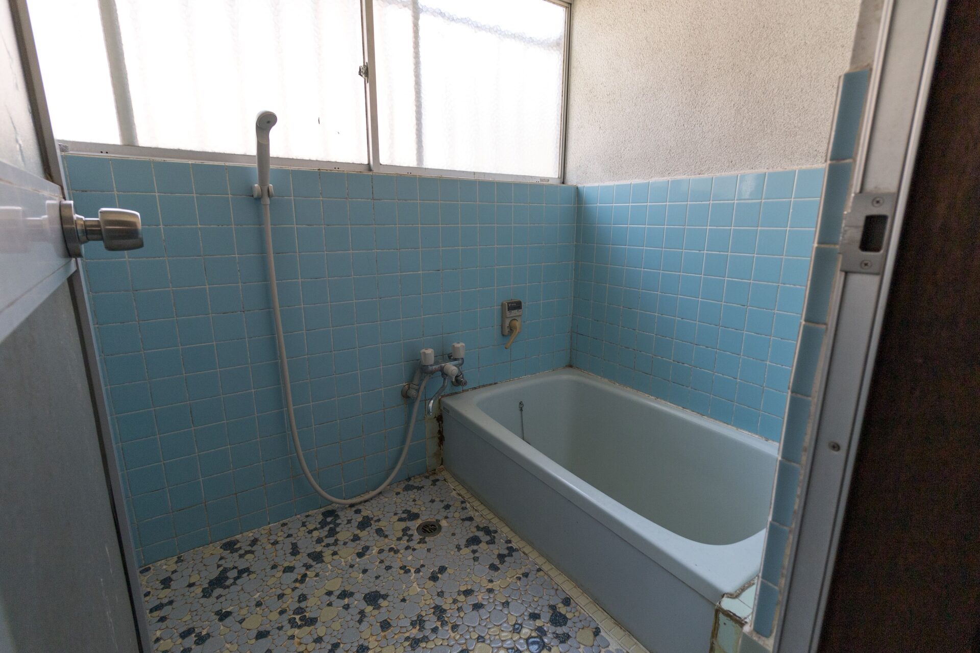 空き家の古い浴室を生かす